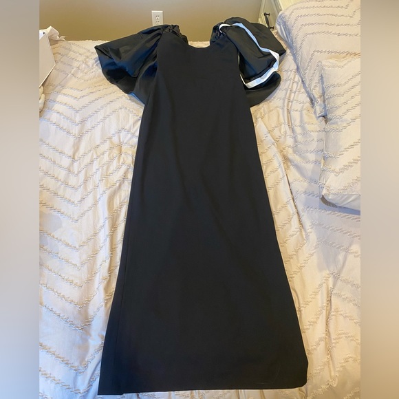 SOLACE LONDON
Pia off-the-shoulder stretch-crepe and faille maxi dress - Picture 10 of 12